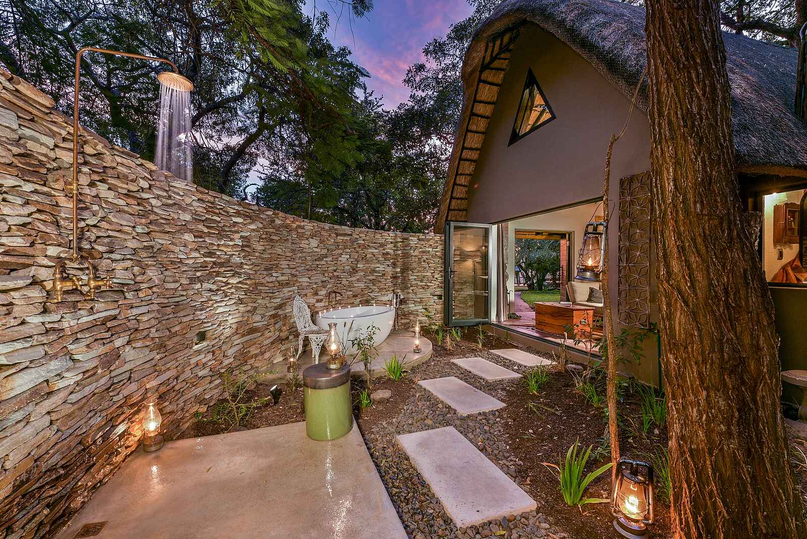 Sabi Sabi Selati Camp: Aussenwanne der Luxury Suite Sabi Sabi Selati Camp: Aussenwanne der Luxury Suite