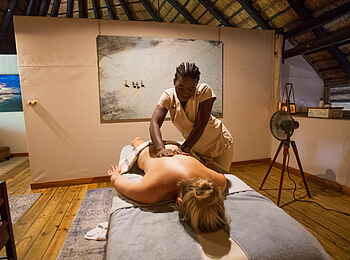 Selinda Camp: Massage