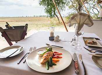 Chisa Busanga Camp: Lunch mit Aussicht Chisa Busanga Camp: Lunch mit Aussicht