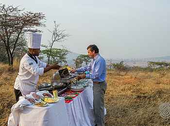 Kirawira Serena Camp: Buffet im Busch