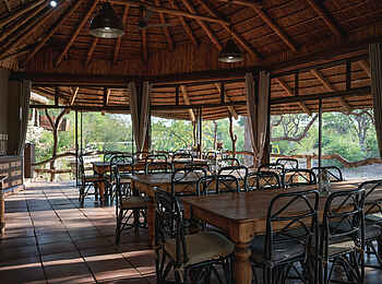 Mashatu Lodge: Restaurant Mashatu Lodge: Restaurant