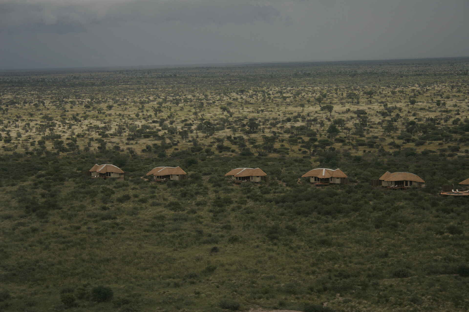 Tau Pan Camp: Chalets aus der Luft