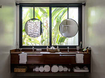 The Retreat Hotel: Luxury Pool Villa Waschtisch The Retreat Hotel: Luxury Pool Villa Waschtisch