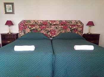 Clever's Lake View Resort: Großes Doppelbett Clever's Lake View Resort: Großes Doppelbett