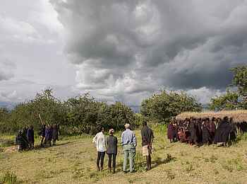 Legendary Mwiba Lodge: Dorfbesuch Legendary Mwiba Lodge: Dorfbesuch