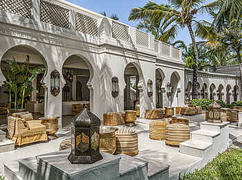 Baraza Resort & Spa Zanzibar: Die Terrasse der Dhahabu Bar Baraza Resort & Spa Zanzibar: Die Terrasse der Dhahabu Bar
