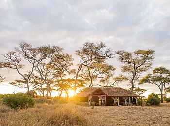 Kuro Tarangire: Gemeinschaftshaus am Morgen Kuro Tarangire: Gemeinschaftshaus am Morgen