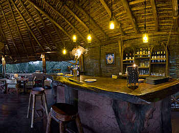 Maweninga Camp: Bar