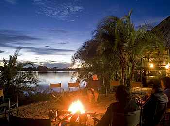 Mukambi Safari Lodge: Lagerfeuer Mukambi Safari Lodge: Lagerfeuer