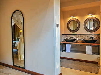 Soroi Samburu Lodge: Blick ins Badezimmer
