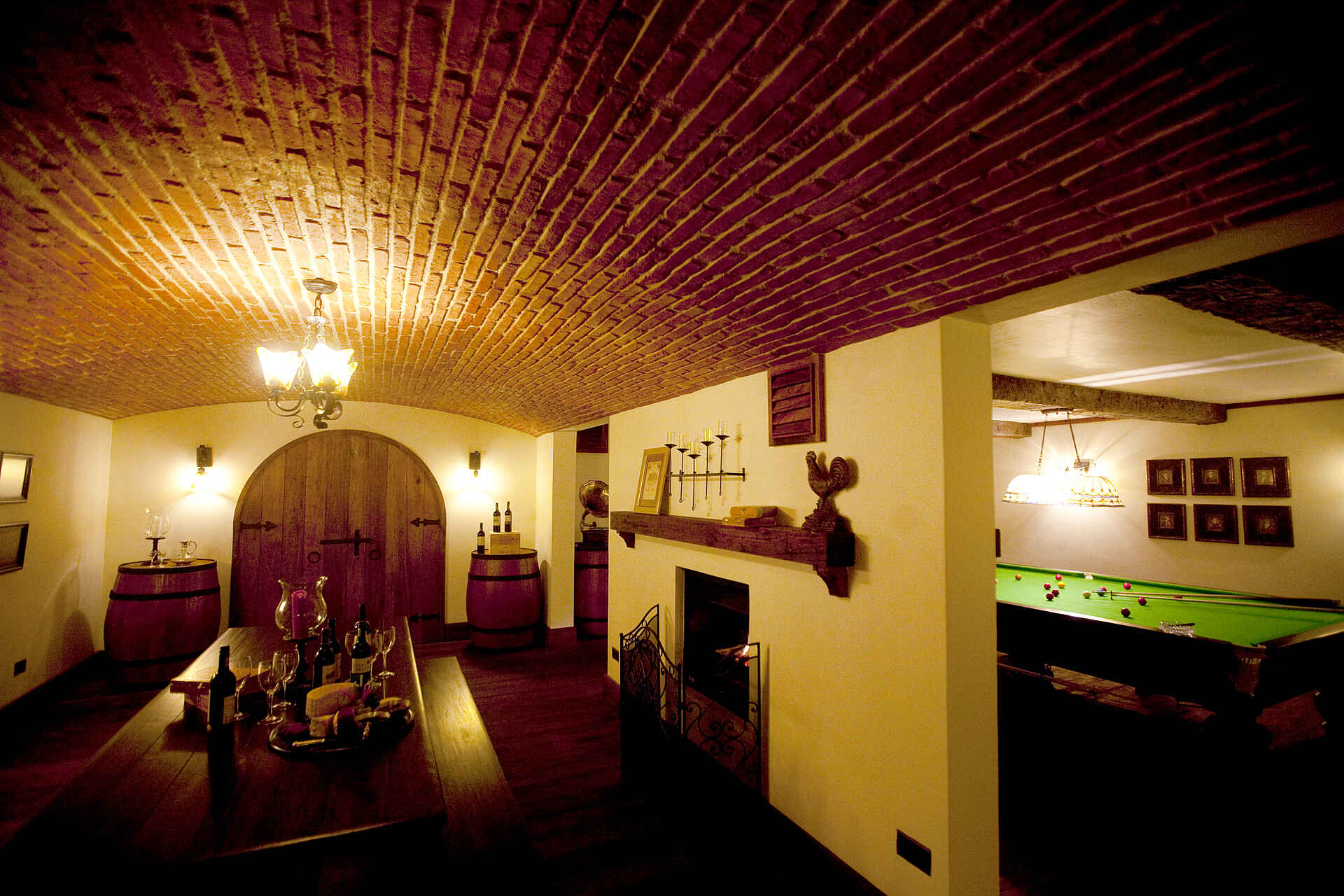 5 sterne, africa, afrika, afrikarma, auszeichnung, award, big 5, big five, bilder, buchen, buchung, büffel, buschwanderung, elefant, elewana, elewana collection, familie, familienurlaub, gallerie, guided walk, information, informieren, kaffee, kaffeeplantage, karatu, karatu area, kinder, kinderbetreuung, leopard, löwe, luxuriös, luxus, nashorn, national park, nationalpark, ngorongoro, ngorongoro crater, ngorongoro crater national park, ngorongoro-krater, ngorongoro-krater-nationalpark, nordtansania, northern tanzania, pferde, pirschfahrt, reise, reisen, reiseveranstalter, reiten, safari, shangri-la coffe estate, shnagri-la estate, spitzmaulnashorn, tansania, tanzania, the manor, The Manor at ngorongoro, the manor ngorongoro, urlaub, vollpension, weltnaturerbe, www.afrikarma.de, aktivitäten, billard, billard-zimmer, central facilities, keller, snooker, wein, weinkeller, zentrale Einrichtungen