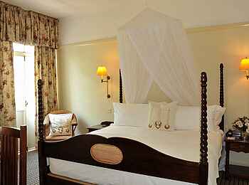 Victoria Falls Hotel: Doppelbett
