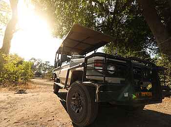 Chilo Mahove Tented Camp: Geländefahrzeug Chilo Mahove Tented Camp: Geländefahrzeug