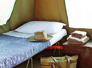 Camp Kalahari: Feldbett in einem Flycamp