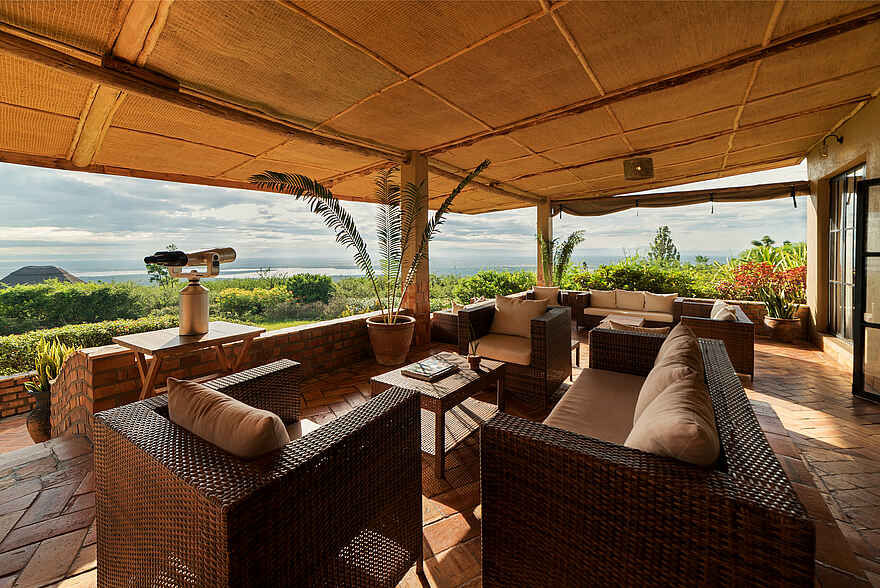 Elephant Plains Lodge: Die Lounge Terrasse Elephant Plains Lodge: Die Lounge Terrasse