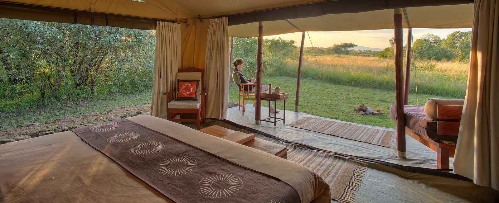 Encounter Mara Camp: Blick aus einem Gästezelt Encounter Mara Camp: Blick aus einem Gästezelt