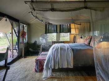 Legendary Songa Migrational Camp: Im Gästezelt