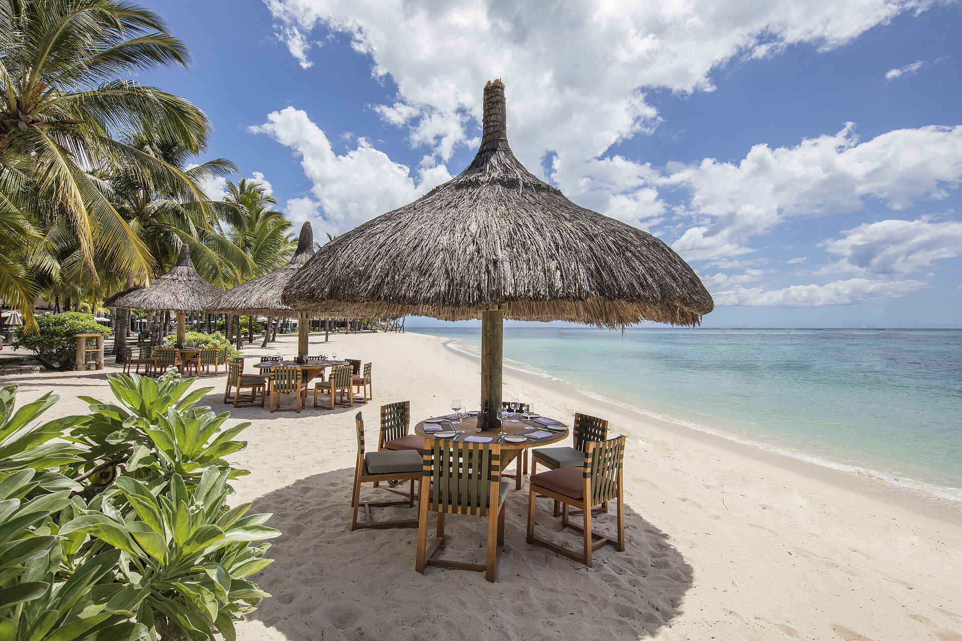 Paradis Beachcomber Golf Resort and Spa: Am Meer