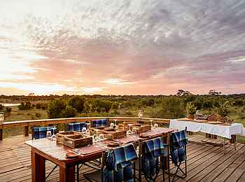 Skybeds: Gedeckter Tisch Skybeds: Gedeckter Tisch