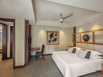 Trou Aux Biches Beachcomber Golf Resort & Spa: Senior Suite Bett Trou Aux Biches Beachcomber Golf Resort & Spa: Senior Suite Bett