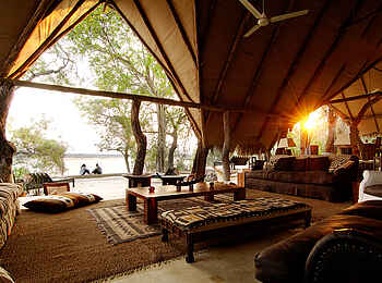 Kiba Point Selous: Main Lounge