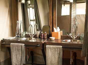 Legendary Songa Migrational Camp: Doppelwaschbecken