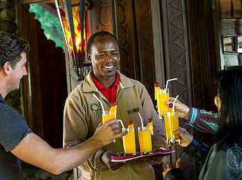 Ngorongoro Serena Safari Lodge: Begrüßung Ngorongoro Serena Safari Lodge: Begrüßung