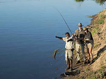 Nyamatusi Mahogany: Anglerglück