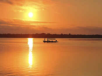 Roho ya Selous Camp: Angeltrip bei Sonnenuntergang Roho ya Selous Camp: Angeltrip bei Sonnenuntergang