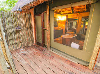 Royal Zambezi Lodge: Außendusche