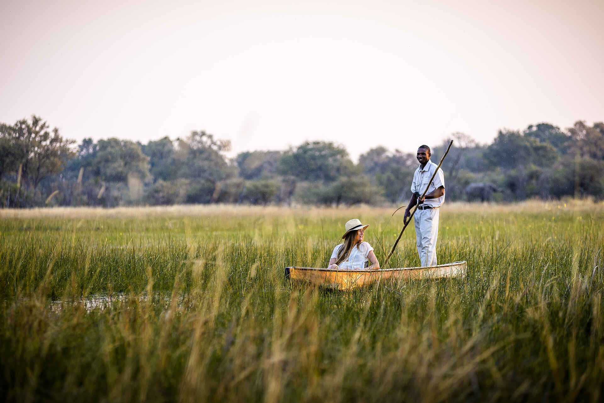 Sanctuary Retreats, Okavango Delta, Sanctuary Chief's Camp, Botswana, Africa, Afrikarma Safaris, Afrikarma Safaris - Wildnis. Hautnah., Afrikarma.de, Lagune, Mokoro, Afrika, Safari