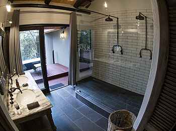 Jock Safari Lodge – Main Lodge: Ansicht des Badezimmers