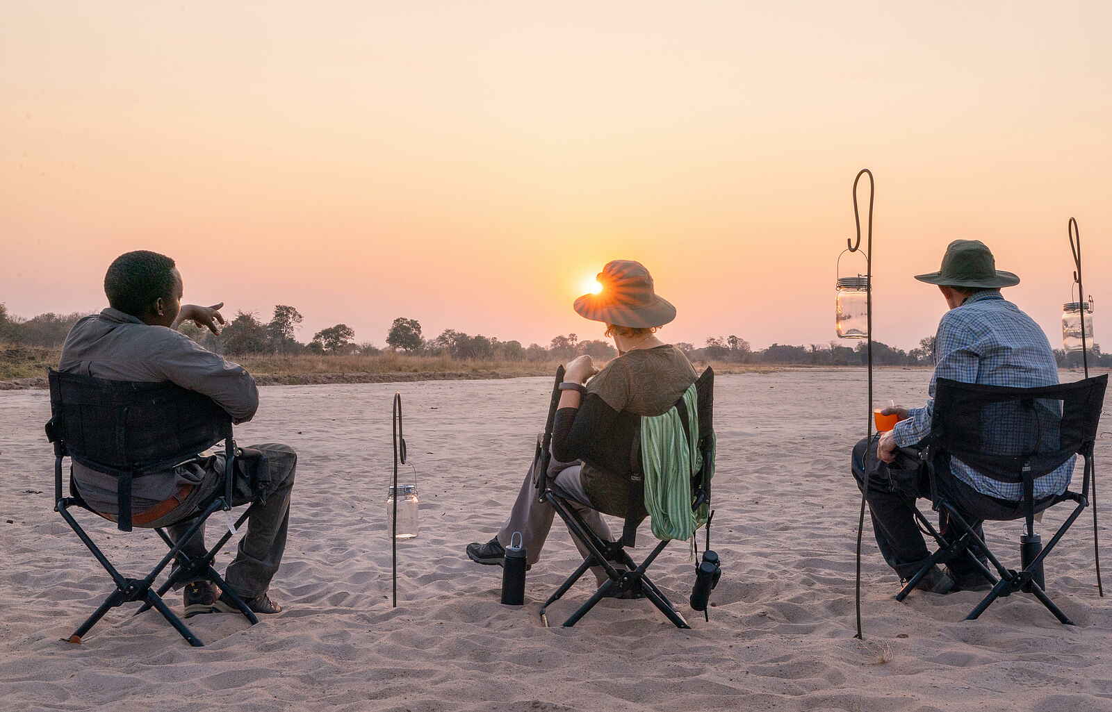 Time + Tide Luwi: Sundowner im Flussbett Time + Tide Luwi: Sundowner im Flussbett