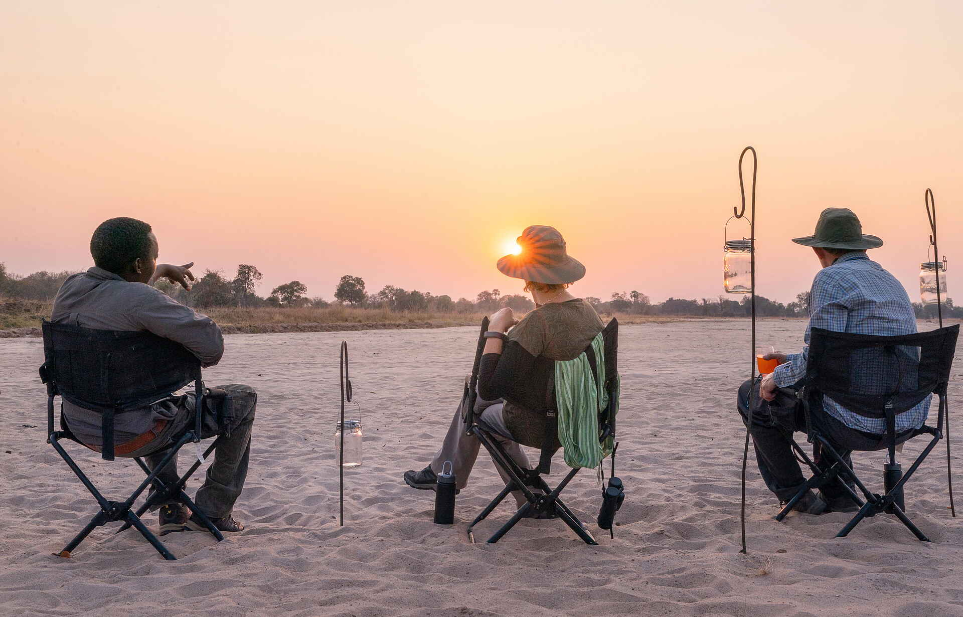 Abenteuer, Abgeschiedenheit, afrikarma, Buschlandschaft, Bush Camp, Tiere und Aktivitäten, Entspannung, Erholung, Freiheit, Luwi Bush Camp, Luwi River, Nachhhaltigkeit, Ökologisch, Panorama, Ruhe, Safari, Sambia, South Luangwa National Park, Steppenlandschaft, Time + Tide, Time + Tide Luwi, Walking Safari, Zambia, Afrikarma Safaris, Afrikarma Safaris. Wildnis. Hautnah., afrikarma.de, Aktivitäten, Time + Tide Africa, Wildlife