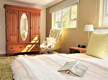 Abbey Manor Luxury Guesthouse: Blick in Luxury Room