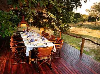 Bilimungwe Bushcamp: Lunch auf der Terrasse