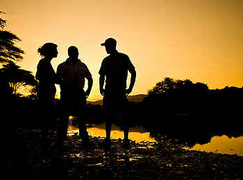 Kasaka River Lodge: Beim Sundowner Kasaka River Lodge: Beim Sundowner