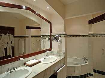 Sansibar Serena Hotel: Das Gästebad Sansibar Serena Hotel: Das Gästebad