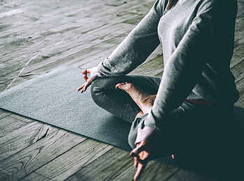 Saruni Leopard Hill: Yoga Saruni Leopard Hill: Yoga