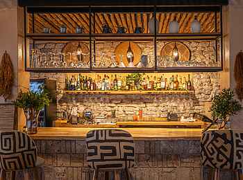 Soroi Lions Bluff Lodge: Bar
