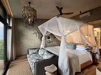 Bumi Hills Safari Lodge: Lake View Suite - Moskitonetz Bumi Hills Safari Lodge: Lake View Suite - Moskitonetz