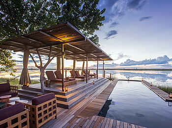 Duma Tau Camp: Blick auf den Fluß Duma Tau Camp: Blick auf den Fluß