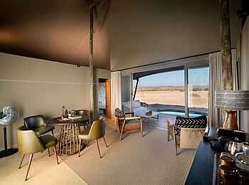 Hoanib Elephant Camp: Gemeinschaftsbereich Familiensuite