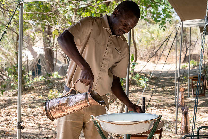 Mobile Walking Safari: Frisches Wasser für eine Katzenwäsche Mobile Walking Safari: Frisches Wasser für eine Katzenwäsche