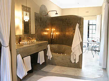 Olive Grove Guesthouse: Gästebad