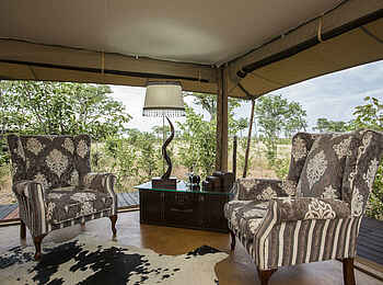 Camp Kuzuma: Luxuriöse Sessel Camp Kuzuma: Luxuriöse Sessel