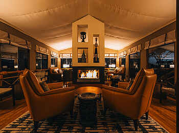 Craters Edge Lodge: Lounge