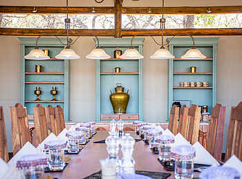 Kwara Camp: Restaurant Dinner Tisch Kwara Camp: Restaurant Dinner Tisch