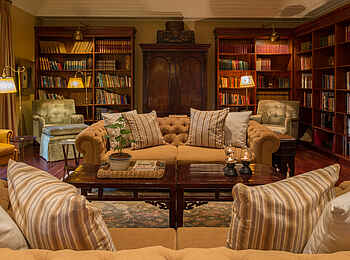 MalaMala Rattrays Camp: Bibliothek der Hauptlodge MalaMala Rattrays Camp: Bibliothek der Hauptlodge