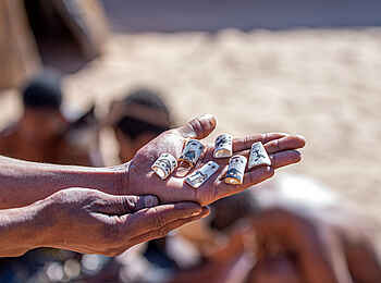 !Xaus Lodge: Knochenschmuck !Xaus Lodge: Knochenschmuck